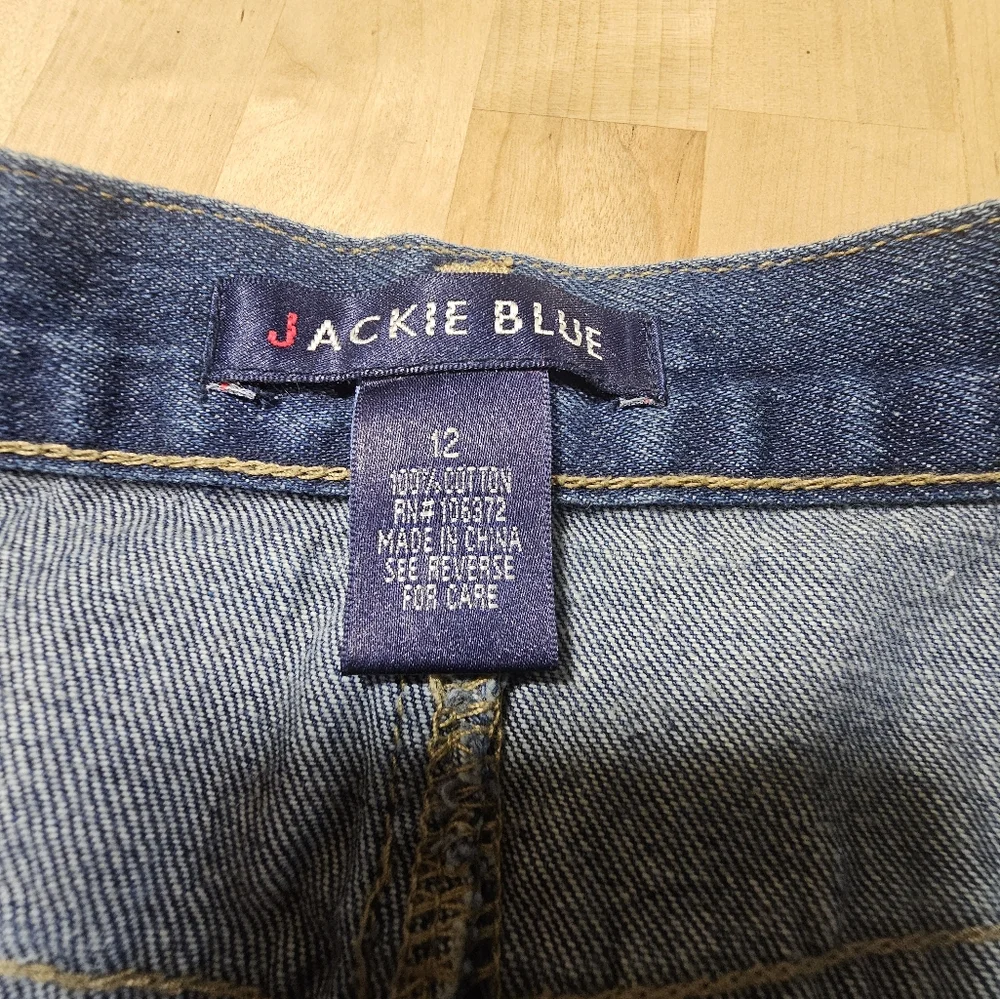 Jackie Blue Embroidered Denim Skirt with Floral Patterns - Picture 3 of 6